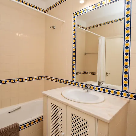 Prainha 4 Bed Apartment Alvor